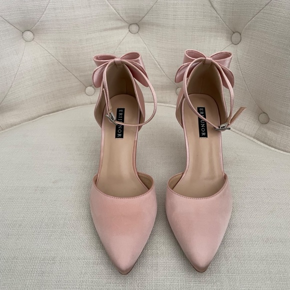 Mother of the bride dress with matching shoes - Picture 9 of 15